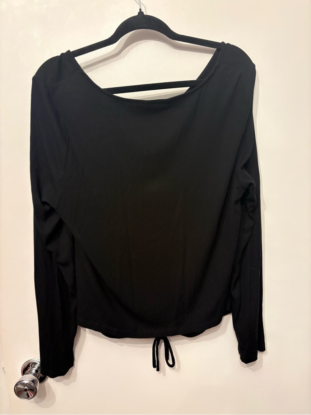 Black V-Neck Long-Sleeve Ruched Drawstring Top - Picture 5 of 5